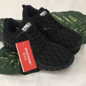 SOCONE 12w carbon black sneaker US 9